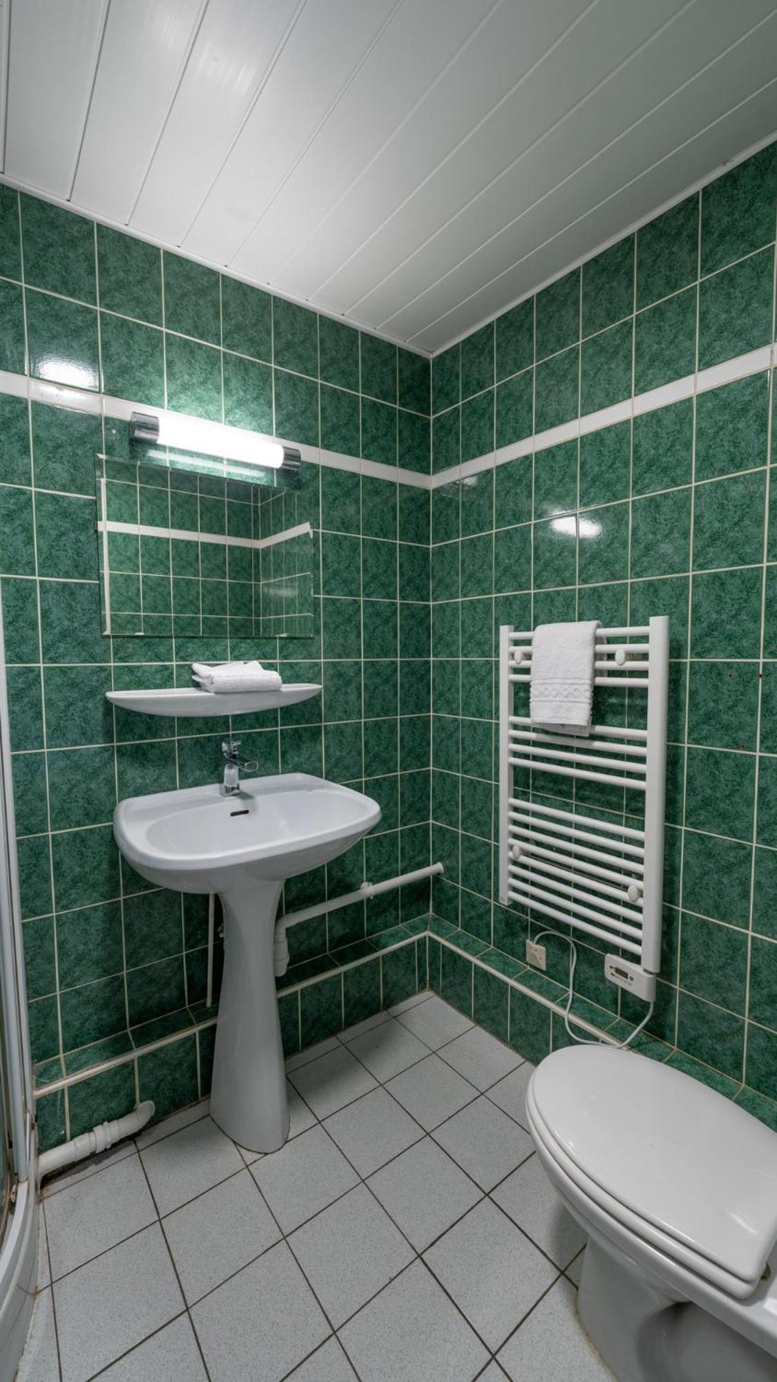דיג'וין Hotel Des Docks מראה חיצוני תמונה