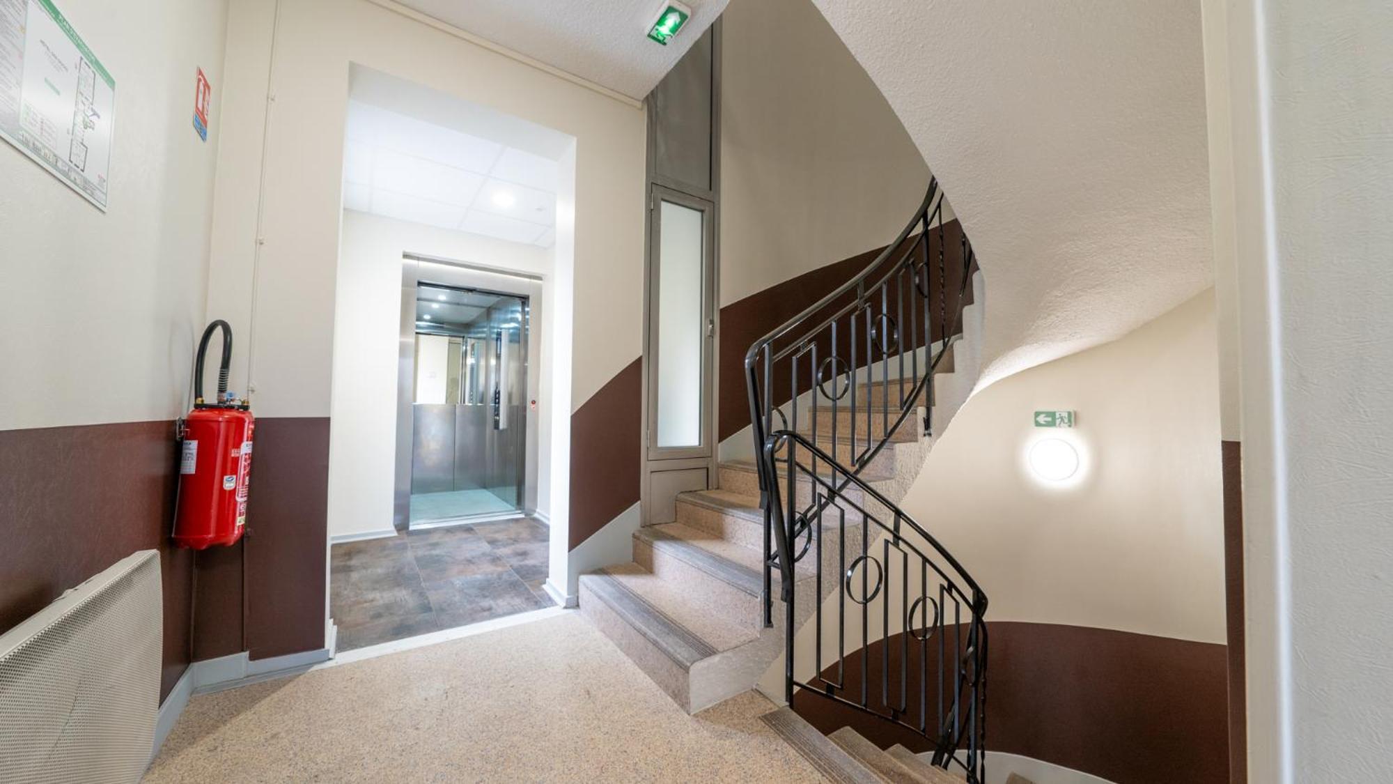 דיג'וין Hotel Des Docks מראה חיצוני תמונה